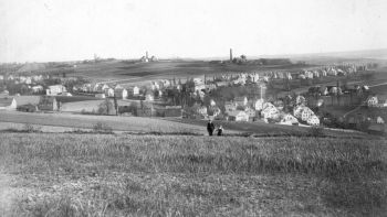 Lugauer Schächte hoch über dem Tal (Ende des 19. Jahrhunderts)