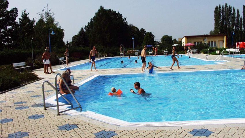 Blick auf den Schwimmerbereich des Lugauer Stadtbades | Foto: Stadt Lugau