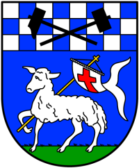Wappen von Penzberg mit Schaf, eine Fahne mit rotem Kreuz tragend